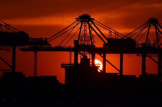 industry-438428_640 Photo: Huskyherz/pixabay